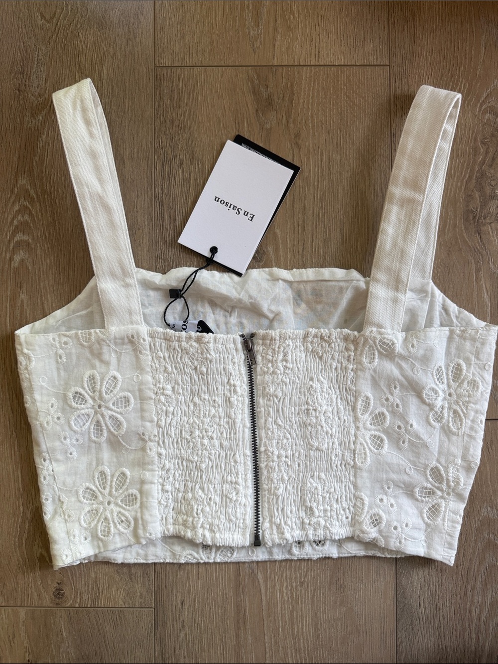 En Saison Ivory Eyelet Floral Crop Tank - Picture 3 of 3